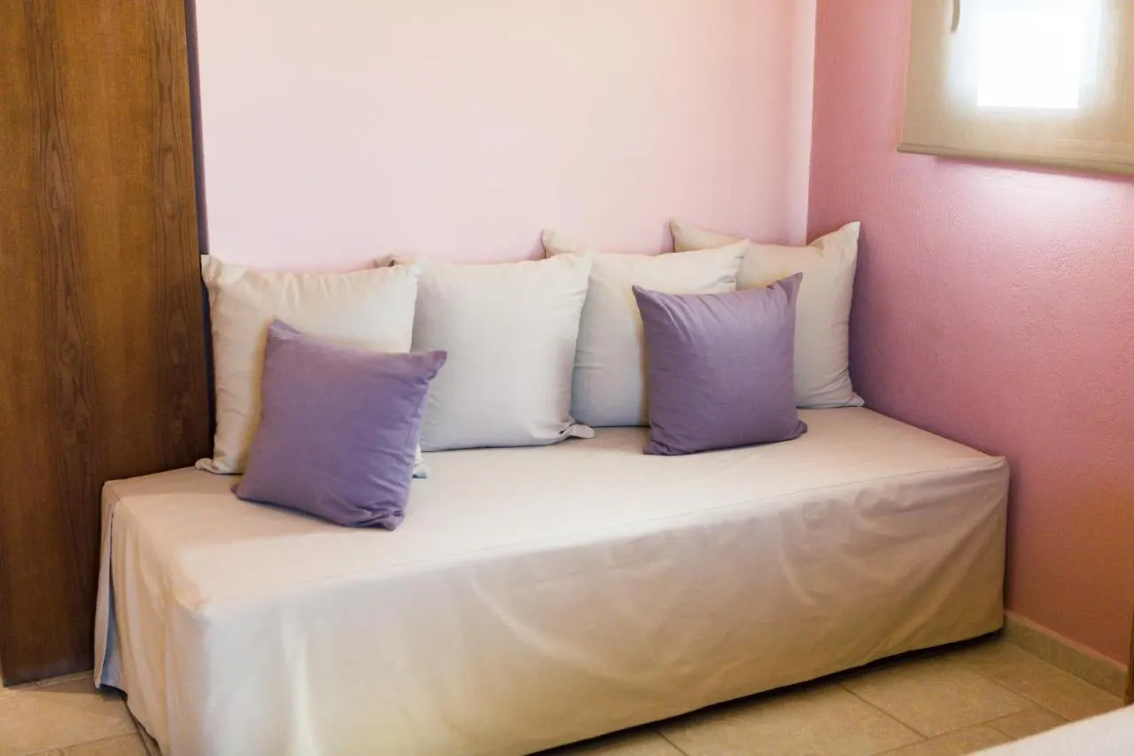Helianthus Guesthouse Ammouliani 3*,  Greece
