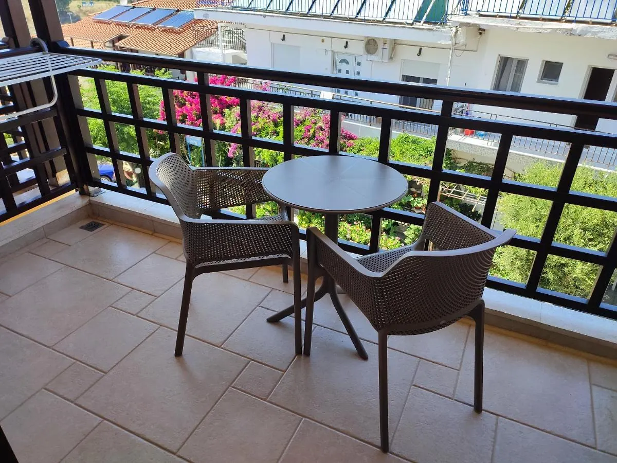 Guest house Helianthus Guesthouse Ammouliani