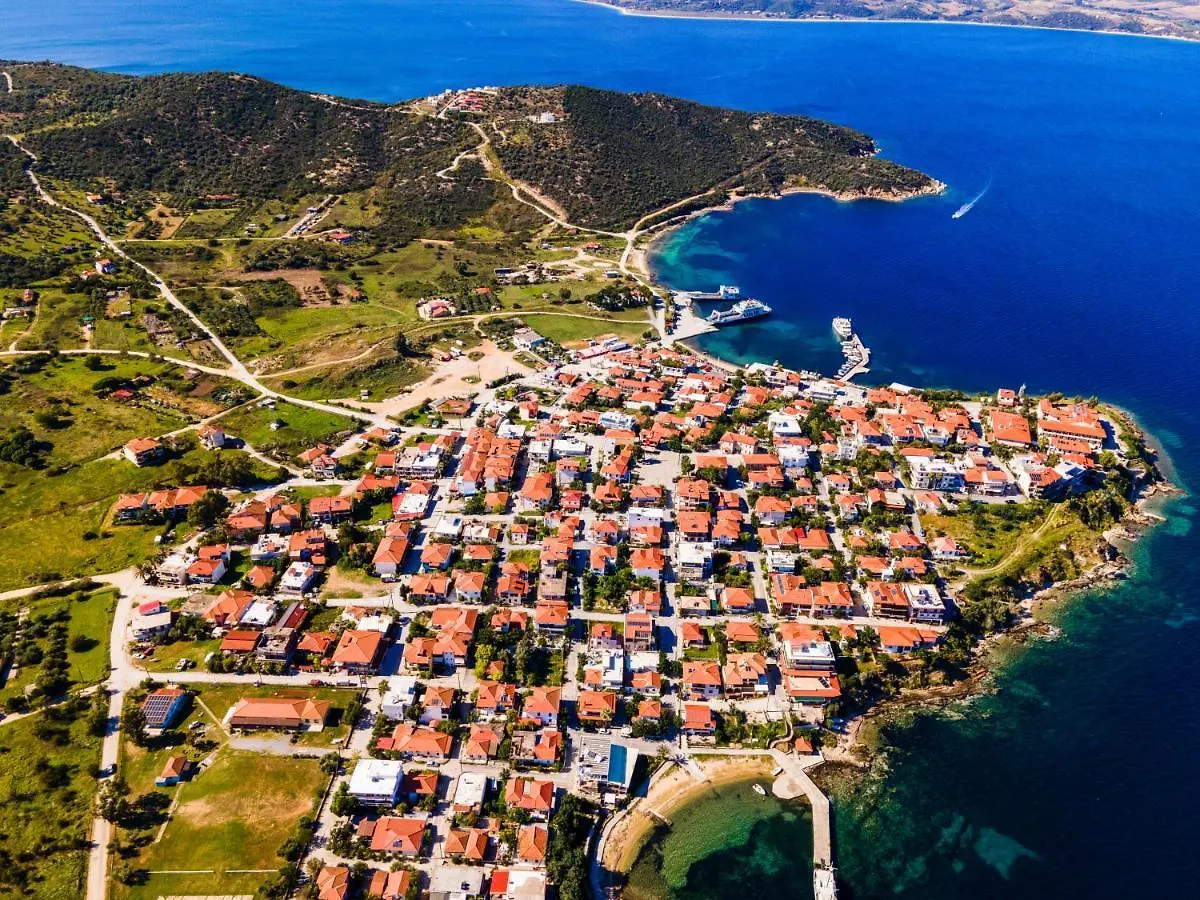 Helianthus Guesthouse Ammouliani 3*,  Greece