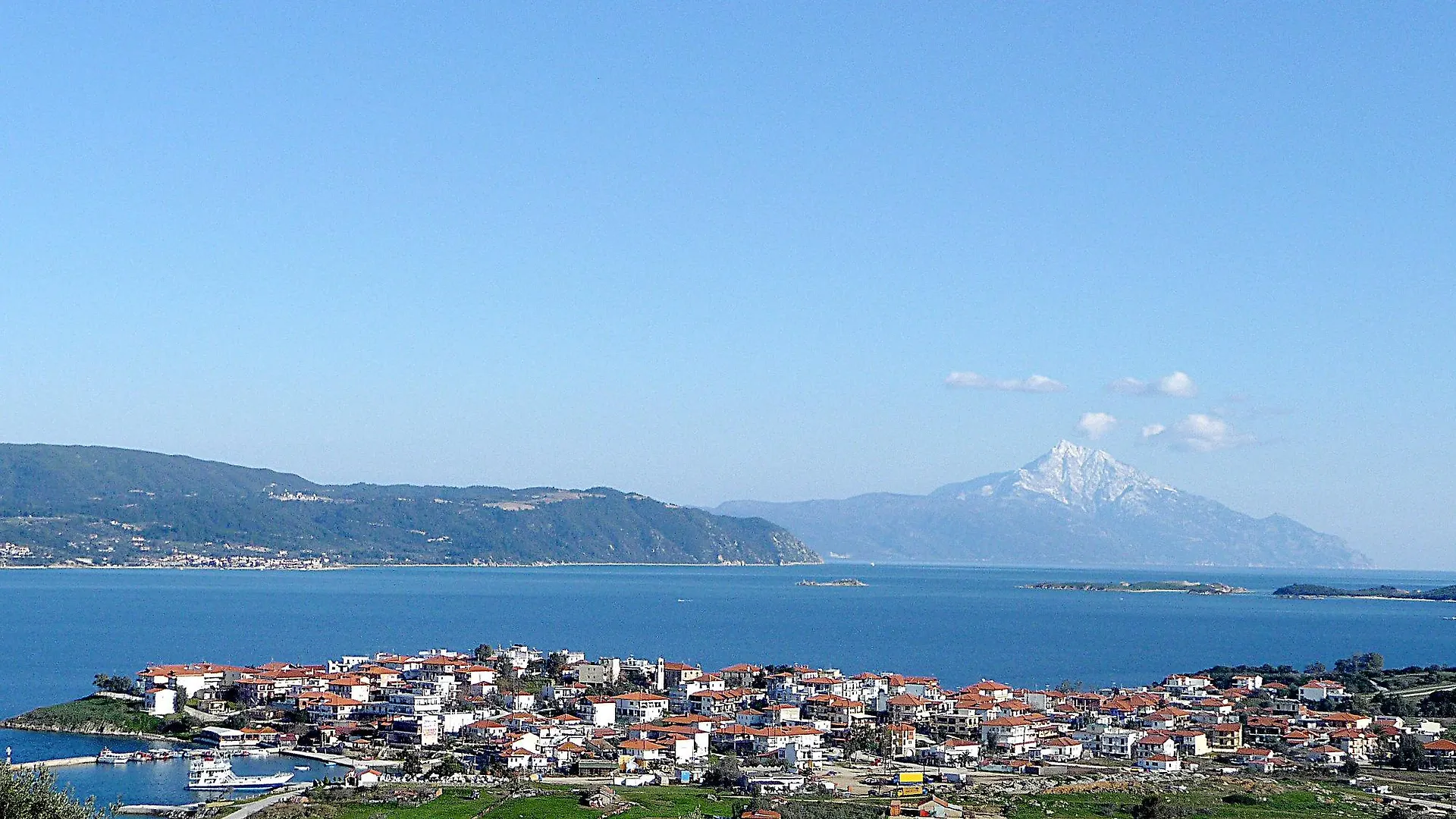 Helianthus Guesthouse Ammouliani 3*,  Greece